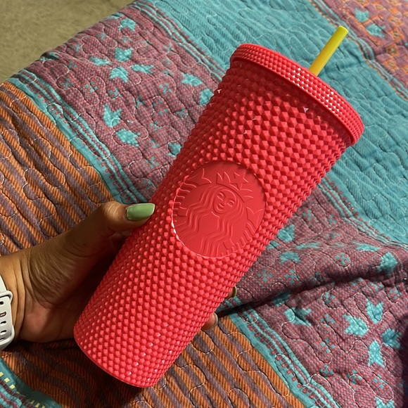 New Starbucks Summer 2022 Bling Studded DragonFruit 24oz Tumbler Venti Glossy - Picture 2 of 5